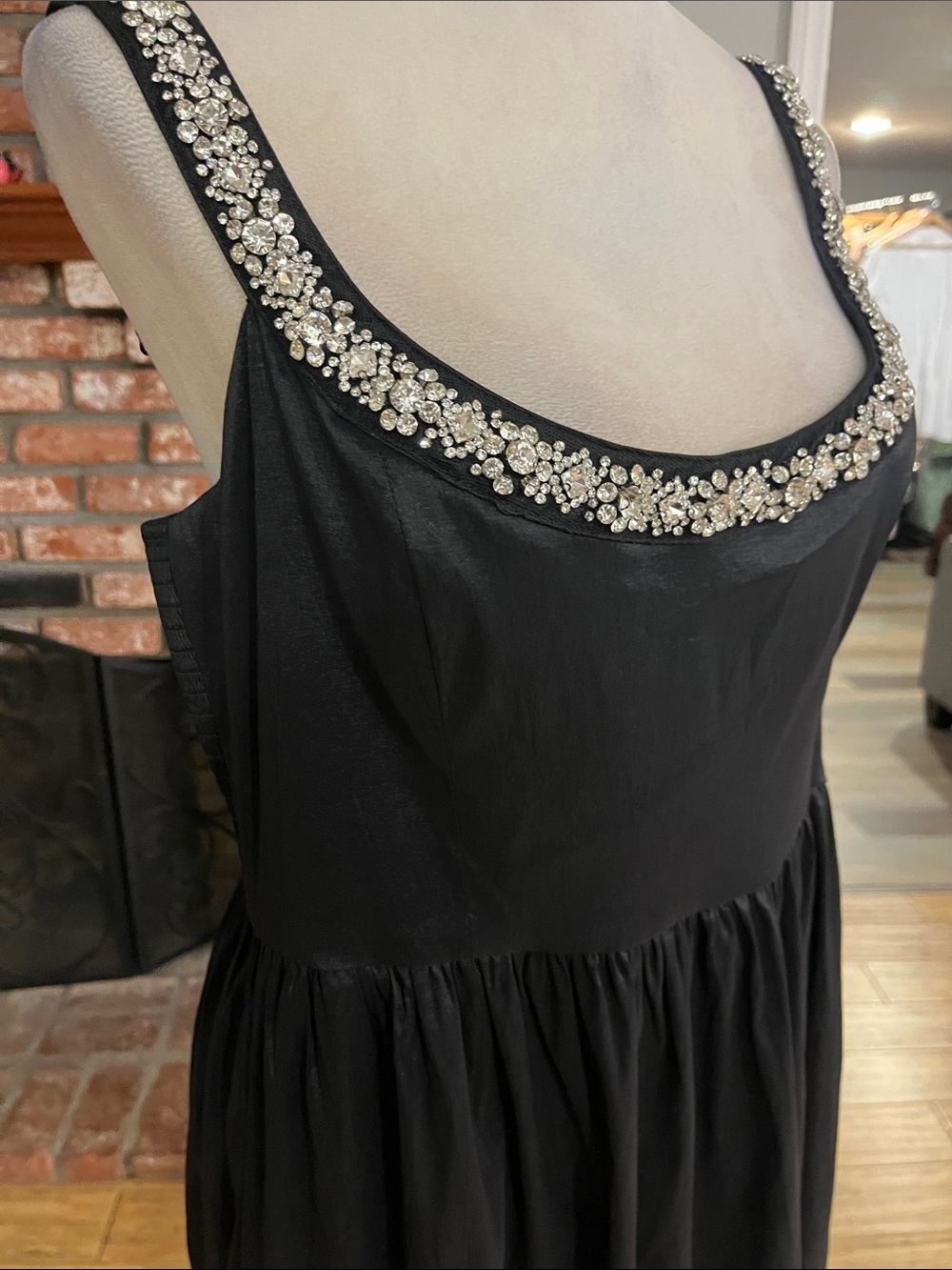 Hutch NWT $350 Ericha crystal embellished gown - Picture 6 of 7